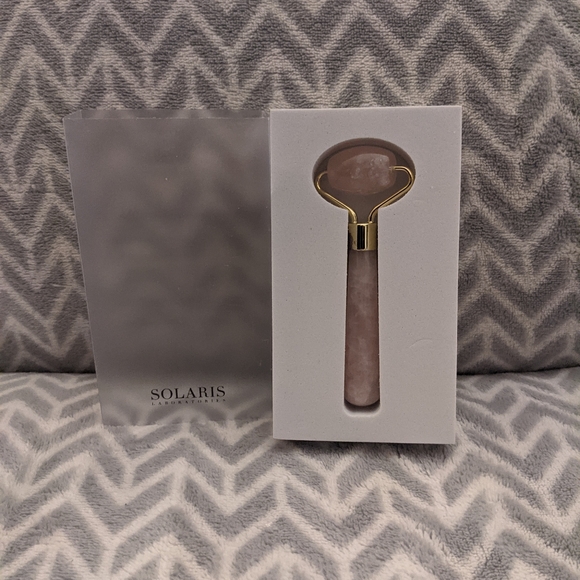 Solaris rose quartz facial roller - Picture 1 of 4